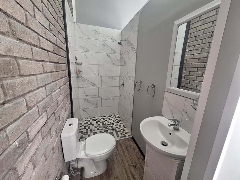 5 Bedroom Property for Sale in Seemeeu Park Western Cape